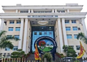 Breaking News: रांची में आवासीय कॉलोनियों में व्यवसाय पर सख्ती, नगर निगम ने लाइसेंस रद्द करने का दिया आदेश