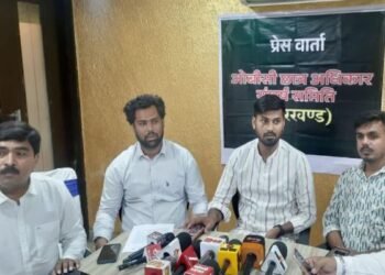 Ranchi News: कलम छोड़ मजदूरी करने को मजबूर छात्र-छात्रवृति नहीं मिलने से नाराज छात्रों ने सरकार को दे डाला ये अल्टीमेटम