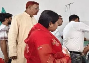 Palamu News: रामगढ़ में सरेआम प्रज्ञा केन्द्र संचालक दंपत्ति को मारी गोली, 3 लाख लूटे