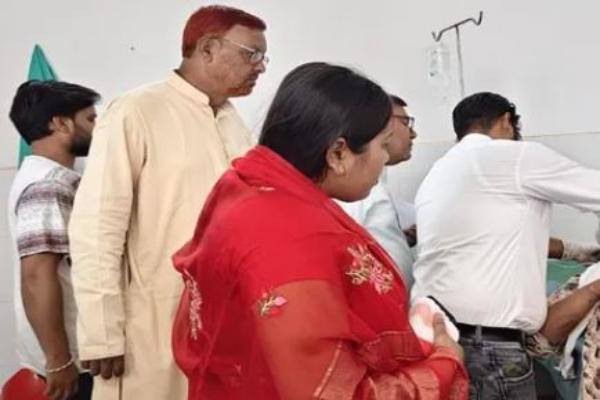 Palamu News: रामगढ़ में सरेआम प्रज्ञा केन्द्र संचालक दंपत्ति को मारी गोली, 3 लाख लूटे