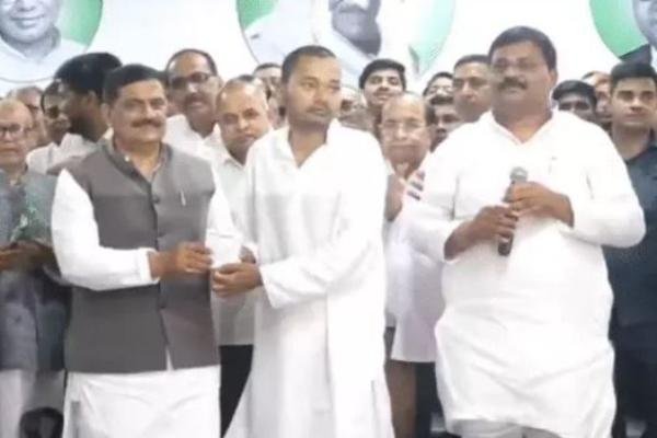 Breaking News: जेडीयू में ‘निशांत’ युग का उदय-सफेद कुर्ता और चप्पल में JDU की ली सदस्यता