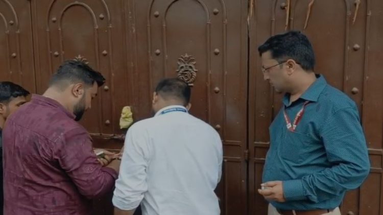 धनबाद में गुटखा गोदाम सील, जांच टीम से सहयोग नहीं करने पर फूड सेफ्टी विभाग की कार्रवाई
