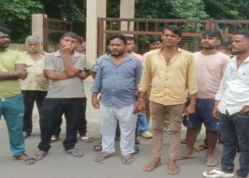मेरे बच्चे वापस दिला दो-टेंपो चालक की पत्नी अपने प्रेमी संग फरार