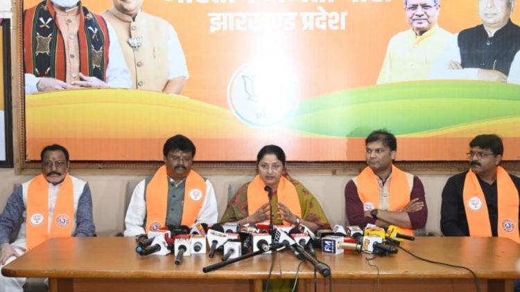 कोयला चोरी को बढ़ावा देने के लिए MMDR अधिनियम का विरोध कर रही झारखंड सरकार-अन्नपूर्णा देवी 1 MMDR संशोधन पर अन्नपूर्णा देवी बोलीं-टैक्स व्यवस्था में आएगी पारदर्शिता, बढ़ेंगे निवेश के अवसर