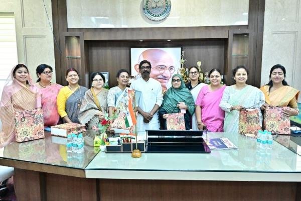विधानसभा में ‘नारी शक्ति’ का सम्मान-CM Hemant Soren ने महिला विधायकों को किया सम्मानित