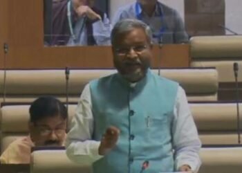 गद्दी में बैठाने वाले उतार भी सकते हैं-JTET अभ्यर्थियों पर लाठीचार्ज पर भड़के बाबूलाल-