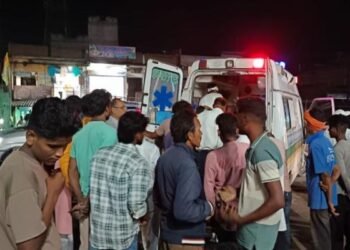 Dhanbad News: राजगंज में जमीन विवाद पर खूनी संघर्ष, तीर लगने से युवक गंभीर रुप से घायल