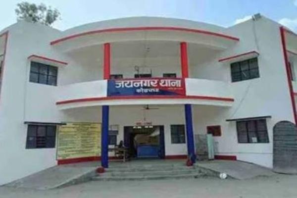 Koderma News: कोडरमा में संदिग्ध परिस्थिति में शव मिलने से हड़कंप, जांच में जुटी पुलिस