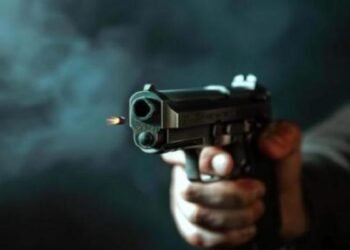 Dhanbad News: धनबाद में दिनदहाड़े गोलियों की गूंज-युवक पर ताबड़तोड़ फायरिंग से हड़कंप