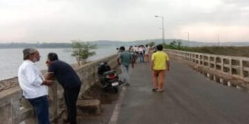 Ranchi News: रांची के धुर्वा डैम में युवक के डूबने की सूचना, जुटी लोगो की भीड़
