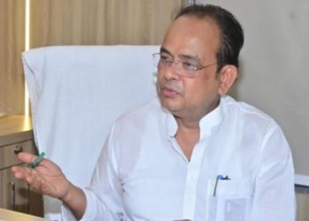 मंत्री इरफान अंसारी का अल्टीमेटम, 15 दिनों में सुधारें व्यवस्था वरना नपेंगे अफसर