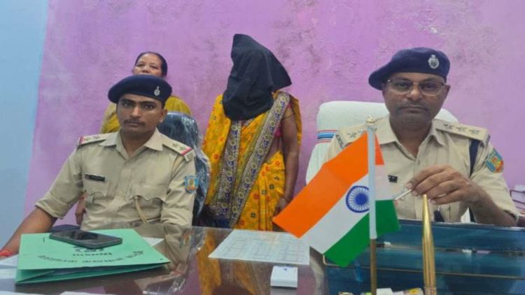 घर के आंगन में दफन मिली मृत शिशु, पुलिस ने महिला को किया गिरफ्तार-जाने क्या है पूरा मामला