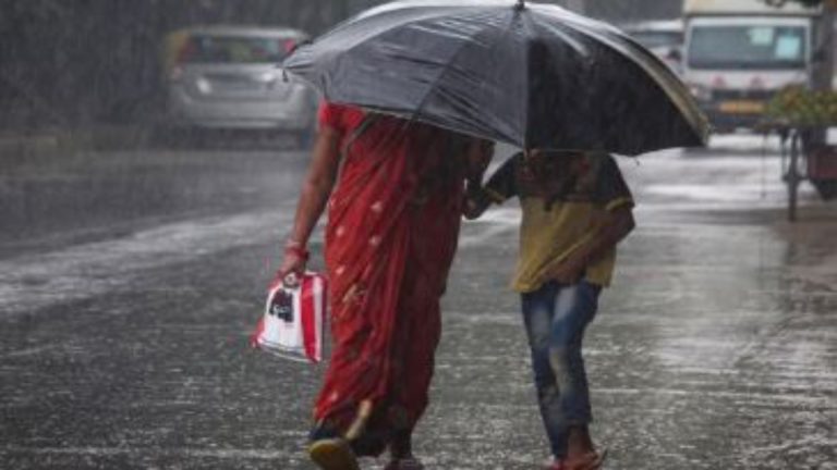 Jharkhand Weather Update: रांची समेत कई जिलों में भारी बारिश के साथ वज्रपात की चेतावनी