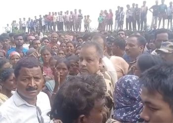 चापापुर ओसीपी में सीआईएसएफ और ग्रामीणों में हिंसक झड़प, जमकर बवाल