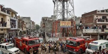 Jharkhand News: फेसबुकिया प्यार! प्रेमिका के घरवालों ने शादी से किया मना तो टावर पर चढ़ गया युवक और फिर...