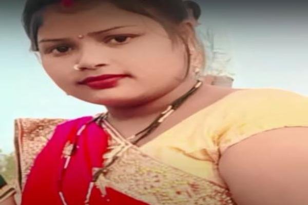 Koderma News: पत्नी का चल रहा था अफेयर! बोरे में मिला शव, पति फरार-जांच में जुटी पुलिस