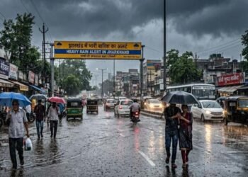 झारखंड का मौसम: तेज आंधी के साथ भारी बारिश का अलर्ट, जाने कब मिलेगी राहत