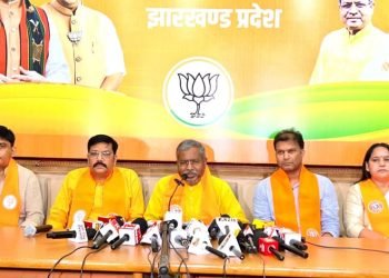 सारंडा से नोआमुंडी तक बंद खदानों पर गरजे बाबूलाल मरांडी, रोजगार को लेकर उठाए सवाल