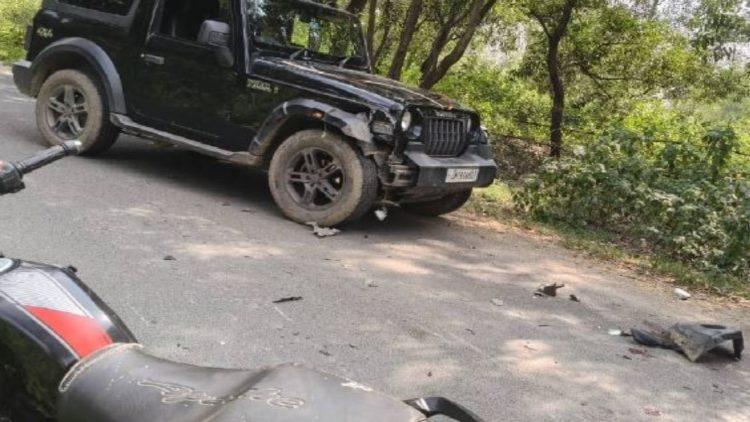 कोडरमा में तेज रफ्तार थार और बाइक की आमने-सामने जोरदार टक्कर, युवक गंभीर 1 कोडरमा में तेज रफ्तार थार और बाइक की आमने-सामने जोरदार टक्कर, युवक गंभीर