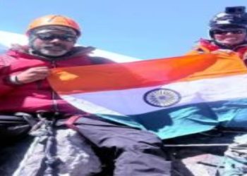 कोडरमा सैनिक स्कूल के पूर्व छात्र ले. कर्नल जय प्रकाश ने रचा इतिहास, माउंट भागीरथी पर फहराया तिरंगा