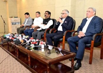 Jharkhand News: झारखंड में 11 हजार करोड़ निवेश की घोषणा, टाटा समूह के शीर्ष नेतृत्व से मिले सीएम हेमंत सोरेन