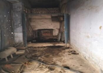 Dhanbad News: महुदा में कर्मियों को बंधक बनाकर अपराधियों ने बिजली के उपकरण लूटे