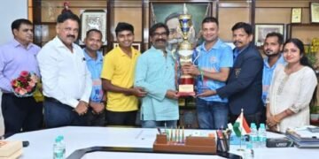 नेपाल को हराकर चैंपियन बनी टीम इंडिया-सीएम हेमंत सोरेन ने खिलाड़ियों को किया सम्मानित