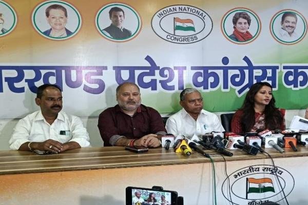 भ्रष्ट तंत्र ने बेच दिया छात्रों का भविष्य, इस्तीफा दे शिक्षा मंत्री-केन्द्र सरकार पर भड़की अम्बा प्रसाद