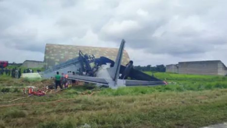 Assam Plane Crash में पायलट समेत 5 जवानों की मौत, प्लेन के हुए दो टुकड़े