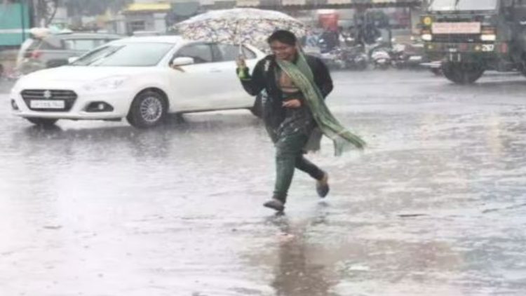 Jharkhand Weather Alert: झारखंड में 27 अगस्त तक इन इलाकों में भारी बारिश का हाई अलर्ट 1 Jharkhand Weather Alert: झारखंड में 27 अगस्त तक इन इलाकों में भारी बारिश का हाई अलर्ट