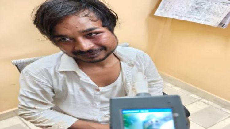 Breaking News: चतरा विधायक के बेटे के अपहरण मामले में बड़ी कार्रवाई, कोलकाता से 5 आरोपी गिरफ्तार 1 Breaking News: चतरा विधायक के बेटे के अपहरण मामले में बड़ी कार्रवाई, कोलकाता से 5 आरोपी गिरफ्तार