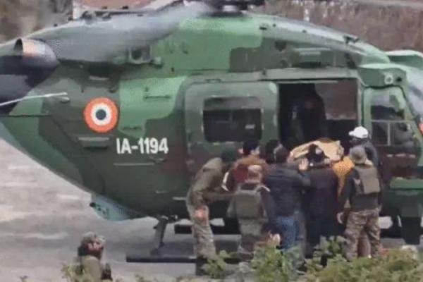 Breaking News: कश्मीर के डोडा में भीषण हादसा, जवानों की ले जा रही वाहन खाई में गिरी, 10 जवानों की मौत