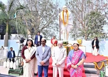Jharkhand News: राष्ट्रपिता महात्मा गांधी की पुण्यतिथि पर राज्यपाल और मुख्यमंत्री ने अर्पित की भावपूर्ण श्रद्धांजलि