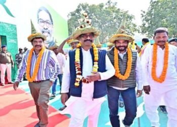 CM Hemant Soren ने सेरेंगसिया में शहीदों को किया नमन, कोल्हान को करोड़ों की दी सौगात