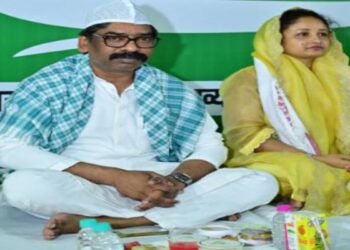 सीएम आवास में CM Hemant Soren ने दी इफ्तार की दावत, कई बड़े नेता हुए शामिल