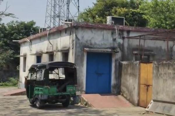 Dhanbad News: भूली होल्ट के पास अज्ञात व्यक्ति का शव मिलने से मची सनसनी, जांच में जुटी पुलिस