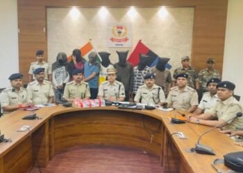 Jharkhand News: लेवी गैंग के खिलाफ पुलिस का बड़ा एक्शन, राहुल दुबे गैंग के 7 शार्पशूटर गिरफ्तार