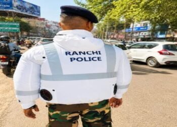 रांची पुलिस हुई हाईटेक-ट्रैफिक जवानों के लिए स्मार्ट कूलिंग जैकेट का ट्रायल शुरु