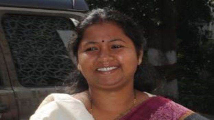 मानसिक संतुलन बिगड़ा, रिनपास भेजो! गीता कोड़ा ने मंत्री इरफान के बर्खास्तगी की उठाई मांग 1 मानसिक संतुलन बिगड़ा, रिनपास भेजो! गीता कोड़ा ने मंत्री इरफान के बर्खास्तगी की उठाई मांग