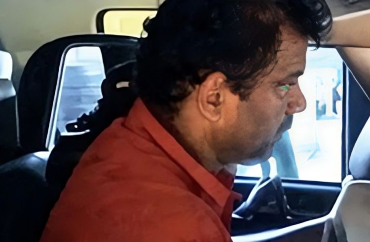 734 करोड़ फर्जी GST घोटाले में ईडी की बड़ी कार्रवाई, स्क्रैप कारोबारी ज्ञानचंद जायसवाल और बेटा गिरफ्तार 1 734 करोड़ फर्जी GST घोटाले में ईडी की बड़ी कार्रवाई, स्क्रैप कारोबारी ज्ञानचंद जायसवाल और बेटा गिरफ्तार
