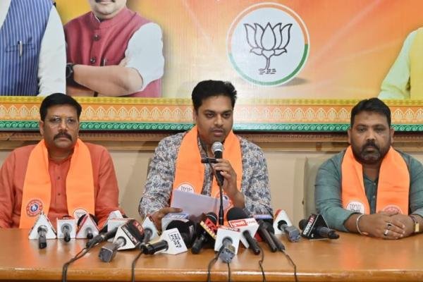 Jharkhand Politics: बालू से तेल निकालने का काम कर रही है महागठबंधन सरकार-भाजपा का बड़ा आरोप