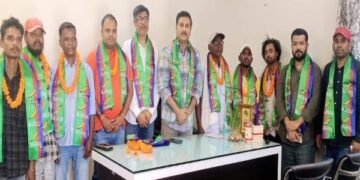 Jharkhand News: ट्रेजरी से हो रही पैसों की लूट-सुदेश महतो की मौजूदगी सैंकड़ों लोगों ने थामा आजसू का दामन