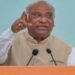 Breaking News: मल्लिकार्जुन खरगे को चुनाव आयोग का नोटिस, जाने वजह