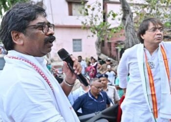 बंगाल के रण में CM Hemant Soren की हुंकार-शिवपुर में TMC प्रत्याशी के लिए मांगा वोट