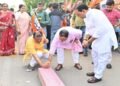 बंगाल समेत तीन राज्यो में बीजेपी की प्रचंड जीत-लड्डू और झालमुड़ी के साथ कार्यकर्ताओें ने मनाया जश्न