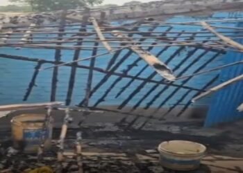 कोडरमा में ऑमलेट नहीं देने पर ढाबे को किया आग के हवाले, महिला ने लगायी गुहार