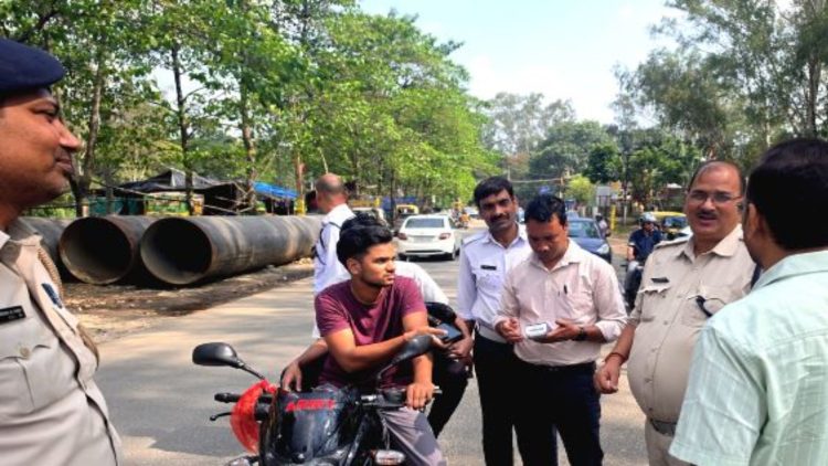 रांची में सड़क सुरक्षा अभियान, 30 नाबालिगों को चेतावनी और 5 वाहन जब्त