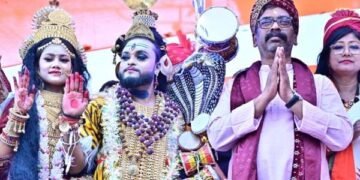 पहाड़ी मंदिर में CM Hemant Soren ने किया भगवान भोलेनाथ का जलाभिषेक