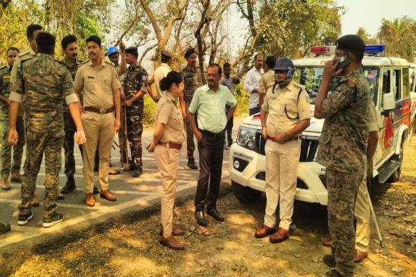 Dhanbad News: बलियापुर के सिंगियाटाँड़ में गौवंश का धड़ा मिलने से दो समुदायों के बीच हुई झड़प