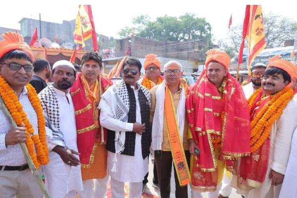 Ranchi News: चतरा में बन रहा पूर्वी भारत का सबसे बड़ा संकटमोचन धाम, रांची में रथ यात्रा का मुस्लिम समुदाय ने किया स्वागत